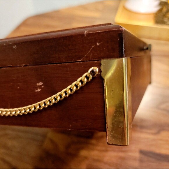 Vintage Wood and Brass Jewelry Box Stamped 1971 Royal London - Picture 10 of 11